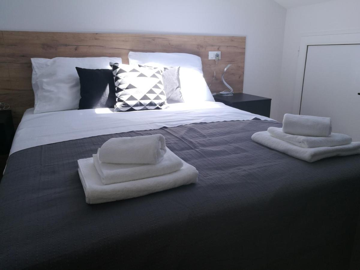 Excelsior Apartments Ровинь Экстерьер фото
